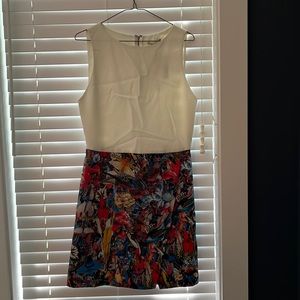 Alice + Olivia size 10 white and print dress